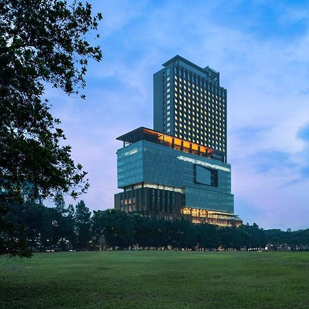 Trembesi Hotel Serpong Exterior foto