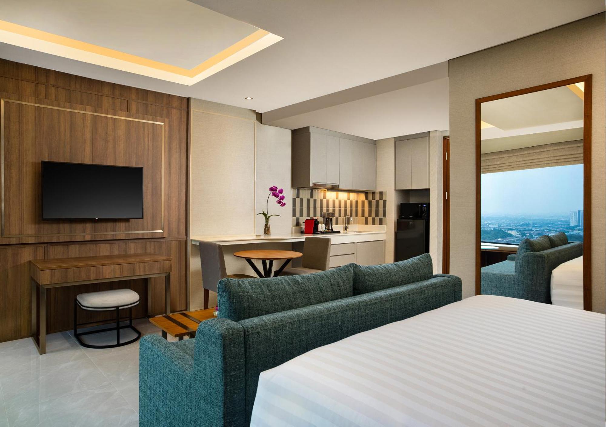 Trembesi Hotel Serpong Exterior foto