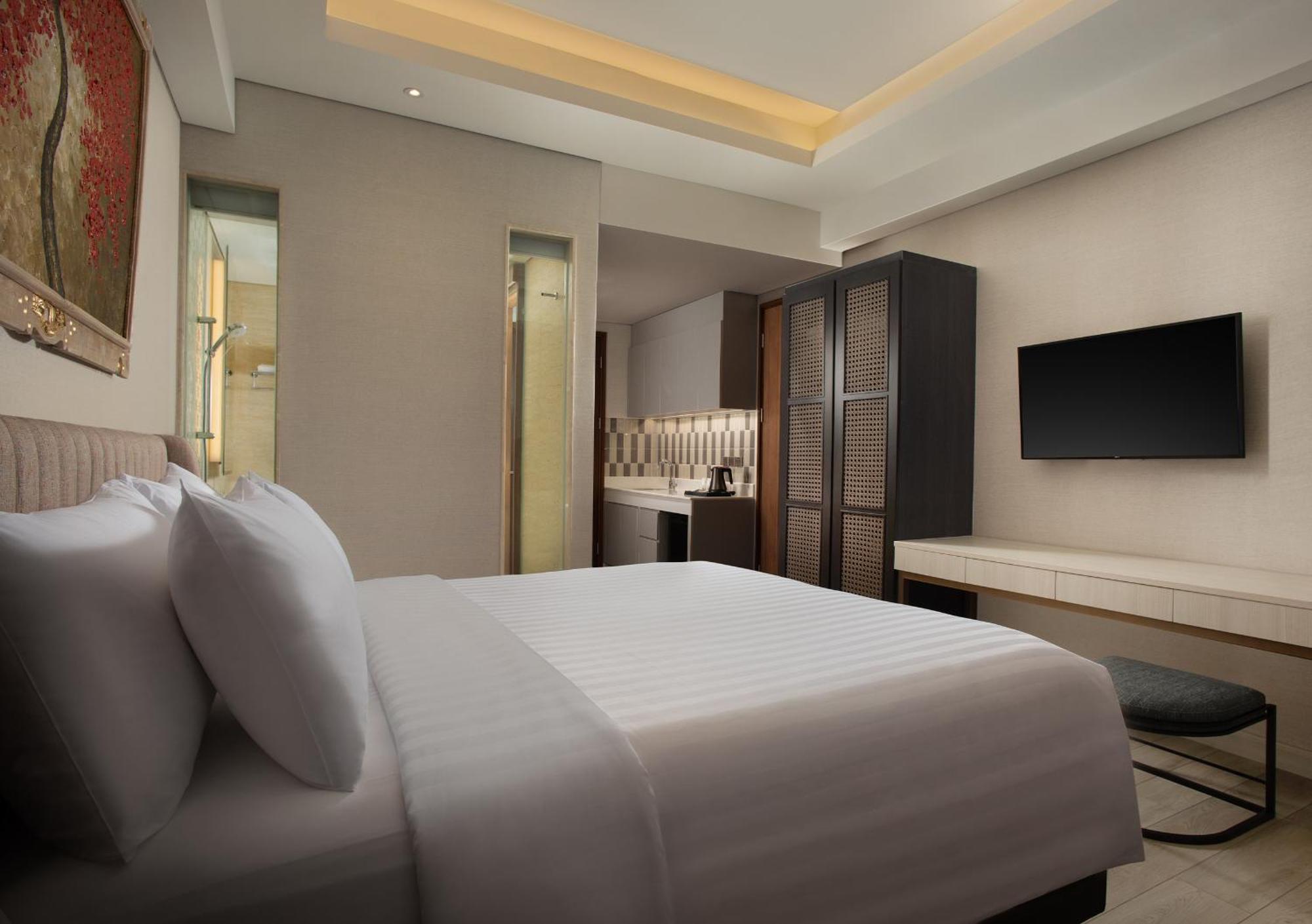 Trembesi Hotel Serpong Exterior foto