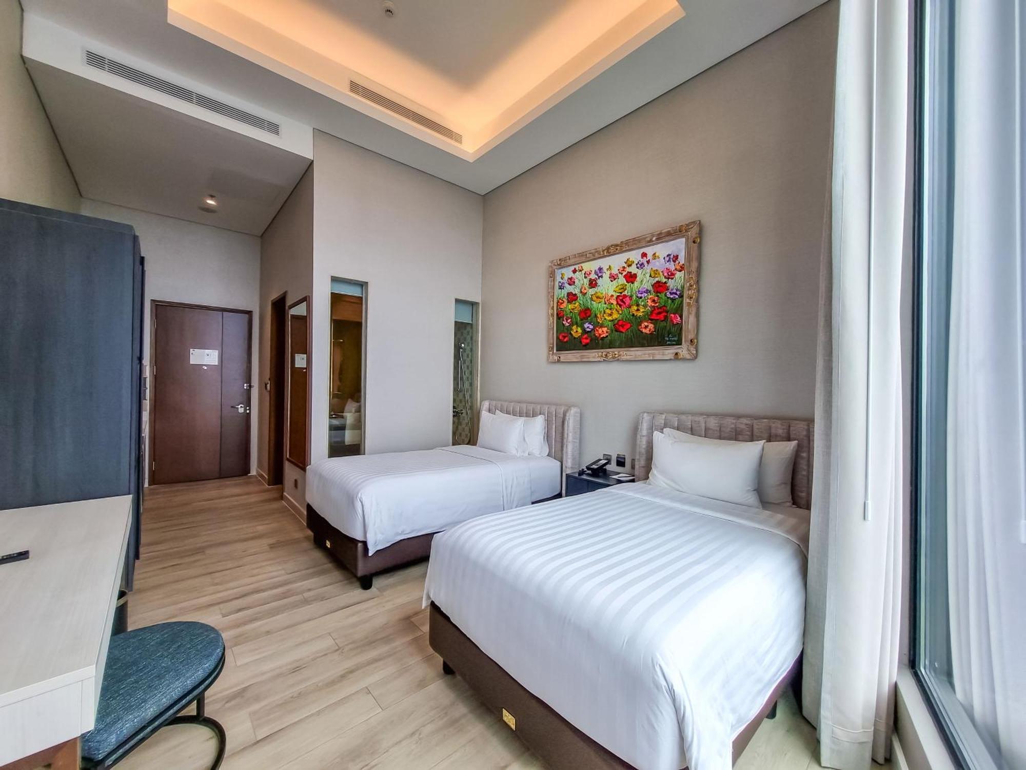 Trembesi Hotel Serpong Exterior foto