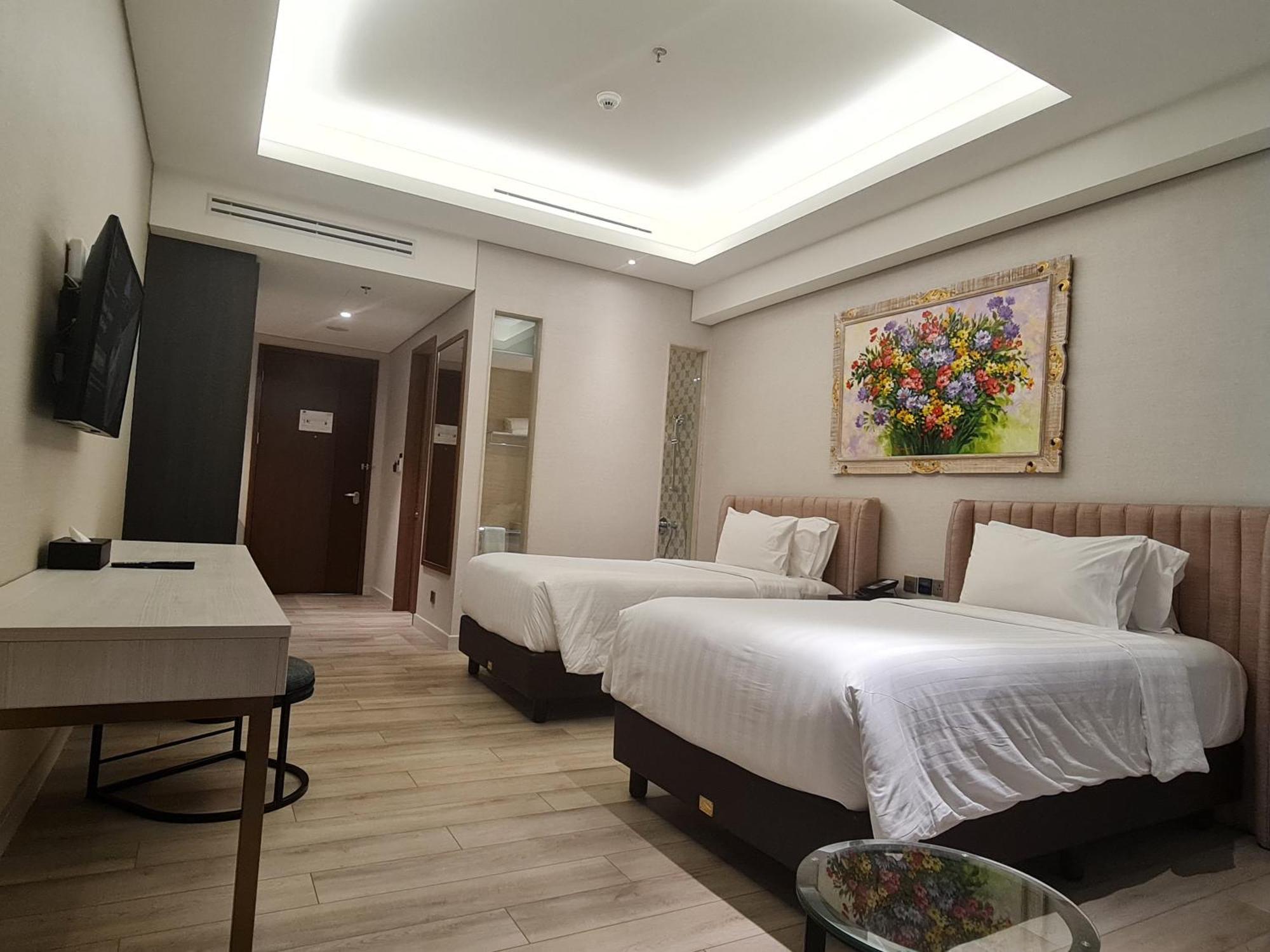 Trembesi Hotel Serpong Exterior foto
